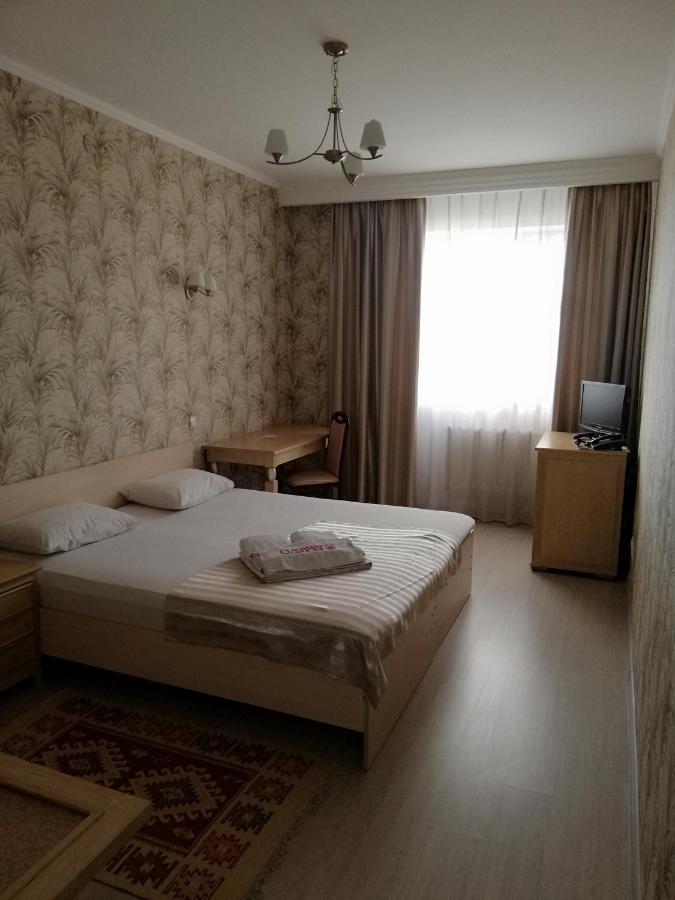 O Azamat Hotel Asztana Kültér fotó