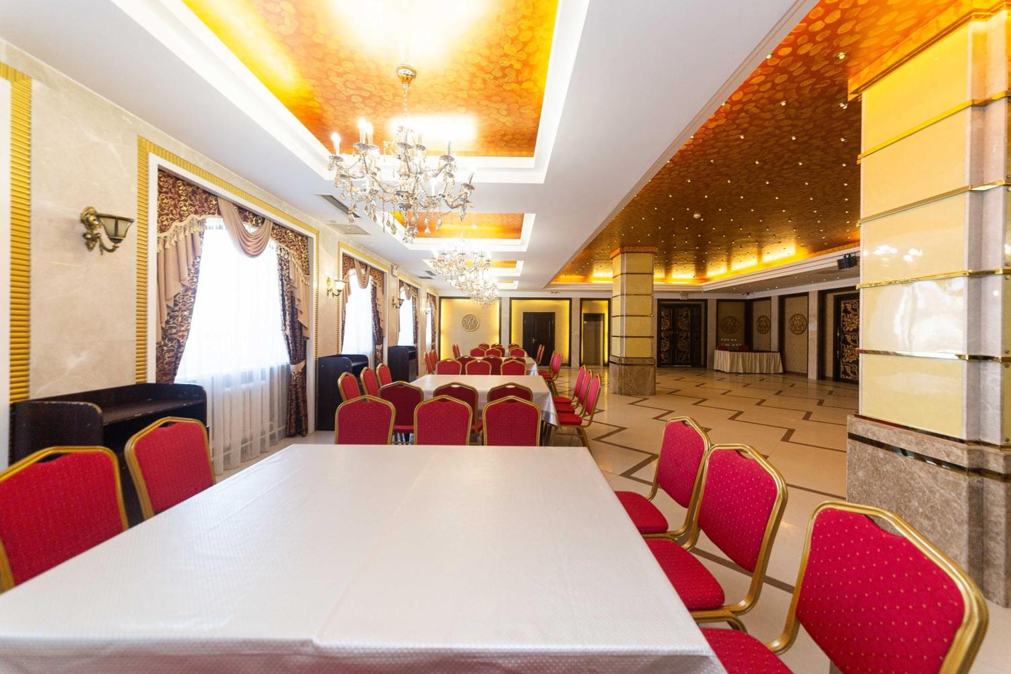 O Azamat Hotel Asztana Kültér fotó