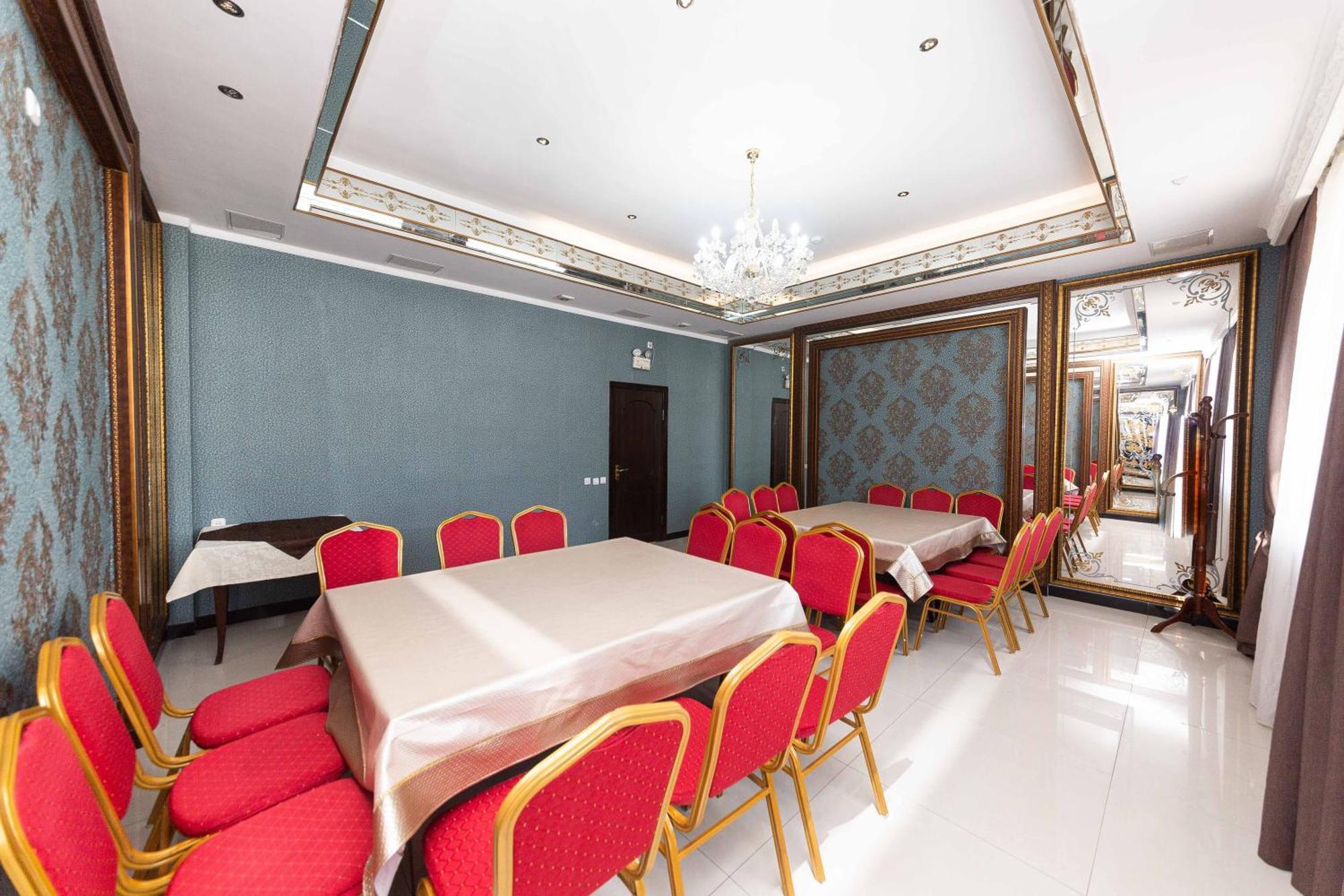 O Azamat Hotel Asztana Kültér fotó