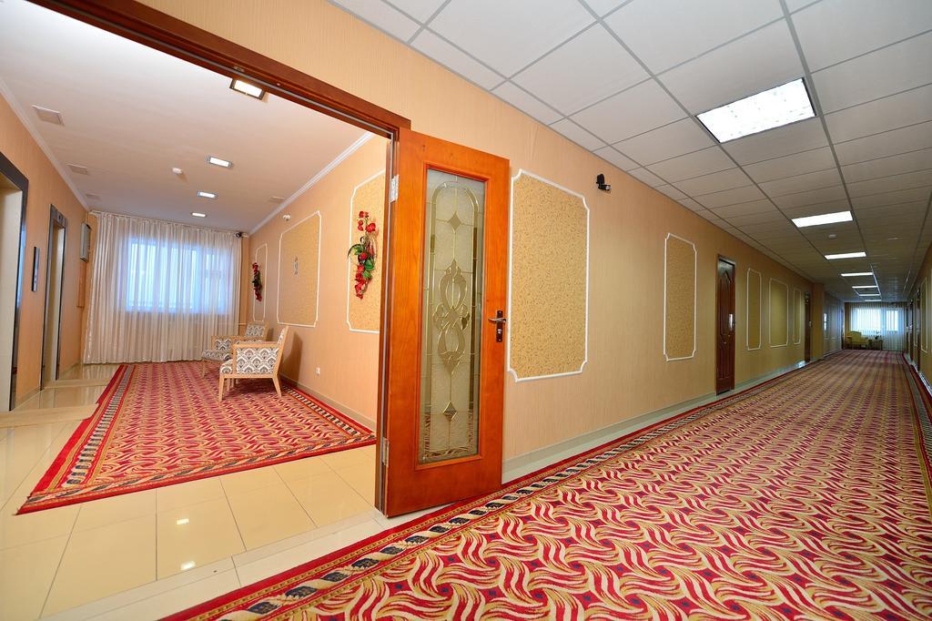 O Azamat Hotel Asztana Kültér fotó